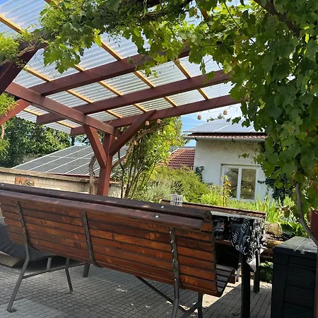 Daire Prvorepublikovy Dum Se Zahradou Podivin